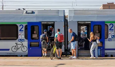 Wsparcie dla osób z niepełnosprawnościami w pociągach Intercity to fikcja?