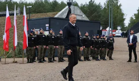 Prezydent Karol Nawrocki niezmiennie jest najbardziej popularnym polskim politykiem. To sprawia, że Tusk się go boi