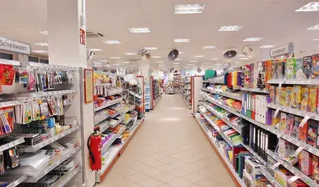 Niemiecka sieć Edeka wstrzymała dostawy części produktów firmy Storck, przez co ze sklepów mogą zniknąć m.in. słodycze Merci, Knoppers i Toffifee.