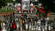 Znicze na miejscu tragedii w Jarosławiu