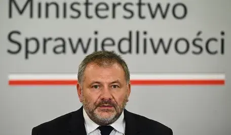 Waldemar Żurek pręży muskuły