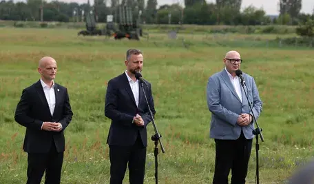 Sylwester Ziemkiewicz w otoczeniu najważniejszych polityków PSL