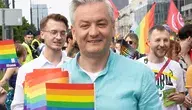 Europoseł Biedroń ma pokusy obce normalnym ludziom