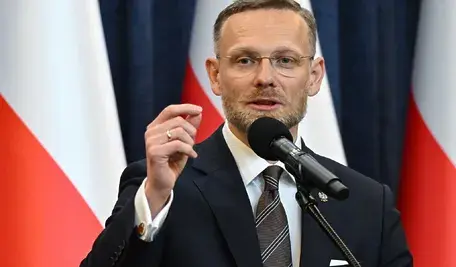 Zbigniew Bogucki odpowiada Donaldowi Tuskowi w sprawie Zondacrypto, zarzucając premierowi manipulacje i wytykając działania prokuratury.