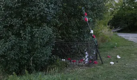 Policjanci zatrzymali mężczyznę, który zniszczył przydrożny krzyż w Lublinie, wcześniej miał grozić sąsiadce